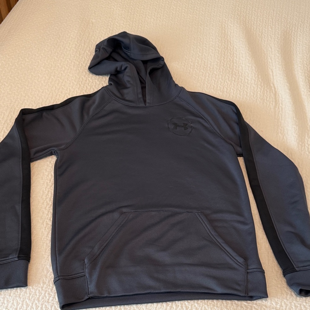 Under Armour Youth Large loose, lightweight  Charcoal Gray Hoodie.